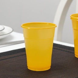Цена за 100 шт. Стакан одноразовый Мопс, 200 мл, цвет жёлтый