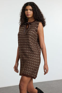 Kahverengi Dokulu K?sa / Mini Tuvit Gorunumlu Simli Triko Elbise TWOAW25EL00542