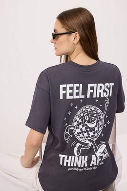 Antrasit Bask?l? Oversize/Genis Kal?p K?sa Kollu Tok %100 Pamuk Orme T-Shirt TWOSS26TS00180