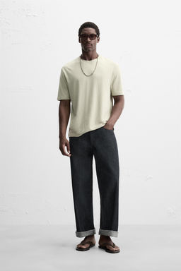 TEXTURED T-SHIRT