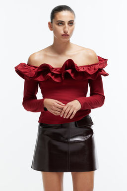 Top off-the-shoulder con volante