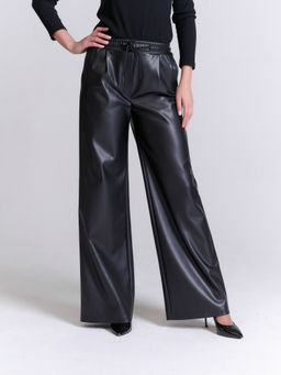 Широкие брюки из экокожи