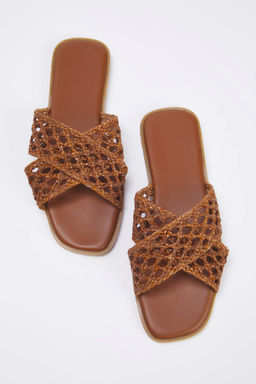 Ac?k Kahverengi Capraz Orgu Bantl? Kad?n Duz Terlik TAKSS25TE00059