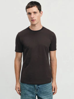 Базовая футболка slim fit / Zarina