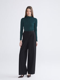 Dik Yaka Dokulu Kad?n Body