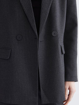 Kruvaze Yaka ?izgili Kad?n Blazer Ceket