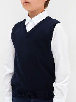 Темно-синий вязаный жилет для мальчика