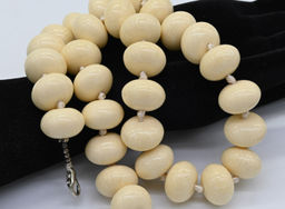 Крупные бусы из верблюжьей кости имитация кукуруза 18*13мм цв.молочный, 52см