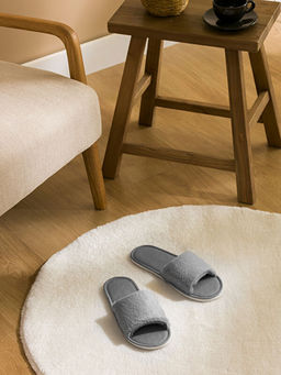 D?z Pel?? Kad?n Ev Terli?i