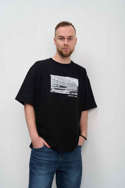 Футболка оверсайз унисекс " Политех" черный