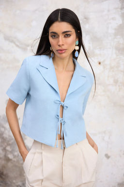 TRENDYOLMILLA Ac?k Mavi Keten K?sa Kollu Baglama Detayl? Dokuma Blazer Ceket TWOSS25BC00027