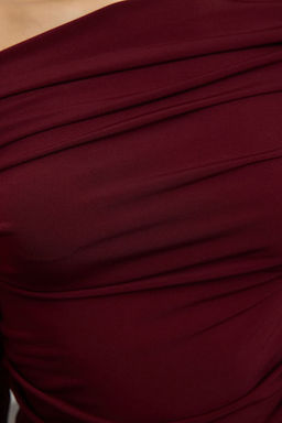 Bordo Buzgu/Drape Detayl? Fitted/Vucuda Oturan Uzun Kollu Esnek Orme Bluz TWOAW25BZ00248