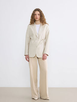 Ku?akl? Yaka Kad?n Blazer Ceket