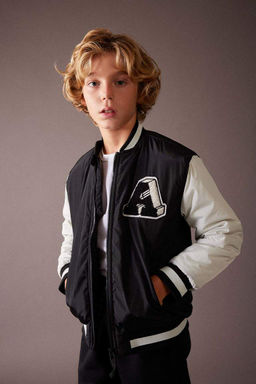 Водоотталкивающий бомбер для мальчиков с воротником-стойкой