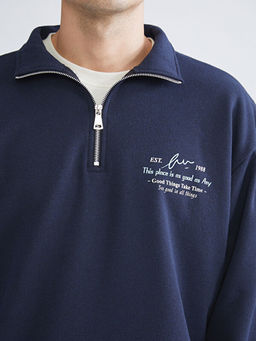 Dik Yaka Bask?l? Erkek Sweatshirt