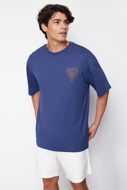 TRENDYOL MAN Oversize/Genis Kesim K?sa Kollu Sehir Bask?l? %100 Pamuklu T-Shirt TMNSS20TS1102