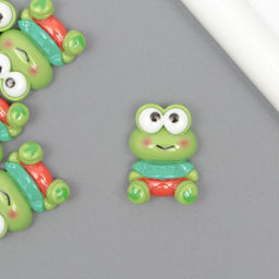 Цена за 9 шт. Декор для творчества пластик "Лягушка с румянцем, в зелёной футболке" 2,7х1,8х1 см