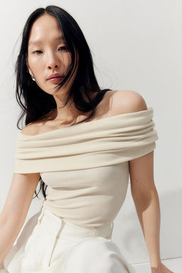 Top off-the-shoulder de canale