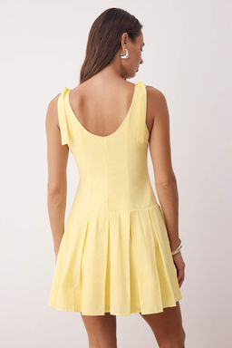 Ac?k Sar? Dugme Detayl? Pileli Dokuma Elbise TWOSS25EL00885 - Trendyolmilla фото 8