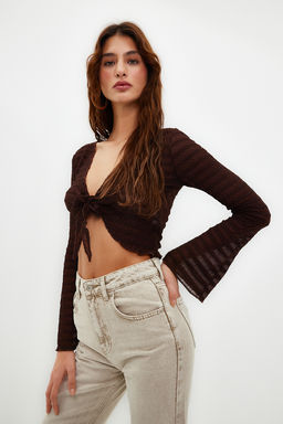 Trendyolmilla Ekru Premium Dokulu Fitted/Vucuda Oturan Baglama Detayl? Esnek Orme Bluz TWOSS24BZ00015 фото 10