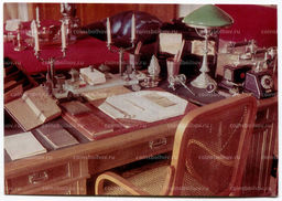 Открытка Москва Кабинет и квартира В.И. Ленина в Кремле. Письменный стол в рабочем кабинете В.И. Ленина