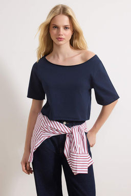 Lacivert-Gri Melanj 2li Paket %100 Pamuk Asimetrik Kay?k Yaka Crop Orme T-Shirt TWOSS25TS00194