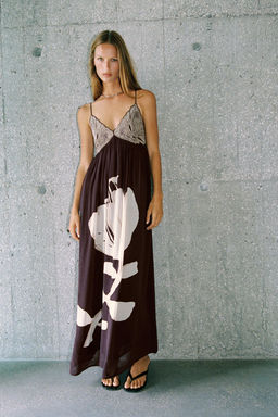 VESTIDO ESTAMPADO FLORAL ABALORIOS / Burgundy