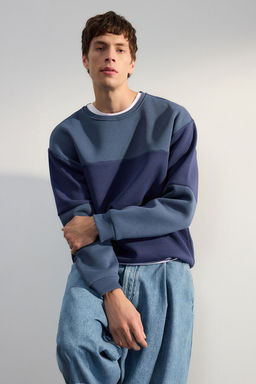 TRENDYOL MAN Lacivert Oversize/Genis Kesim Renk Bloklu Ici Polarl? Basic Sweatshirt TMNAW25SW00013 - Trendyolmilla фото 2