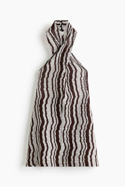 Top halter con efecto arrugado