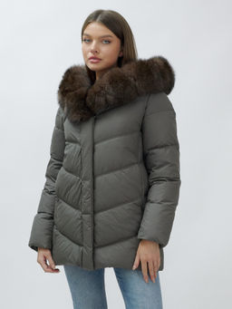 с МЕХОМ ПЕСЕЦ ПРЕМИУМ класса Полупальто зимние темно-серого цвета - Mtforce фото 19