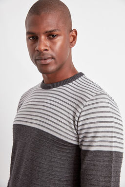 TRENDYOL MAN Gri Slim Dar Kesim Bisiklet Yaka Cizgili Triko Kazak TMNAW20LS0007 - Trendyolmilla фото 3