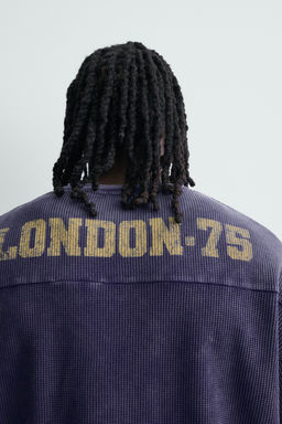 SUDADERA ESTRUCTURA WAFFLE ESTAMPADO LAVADO / Azul tinta - Zara фото 6