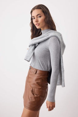 TRENDYOLMILLA Bordo Suni Deri Kargo Cepli Yuksek Bel Vucuda Oturan Mini Orme Etek TWOAW24ET00148 фото 2