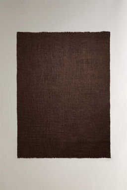 FRINGED LINEN THROW