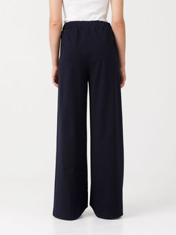 Комплект из футболки и брюк