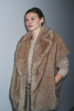 ZW COLLECTION LIMITED EDITION FAUX FUR WAISTCOAT - Zara фото 2