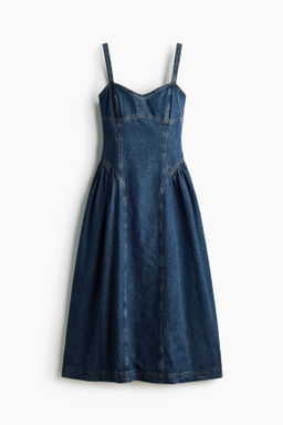 Vestido denim con falda acampanada