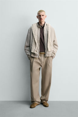 CAZADORA T?CNICA REGULAR FIT / Arena