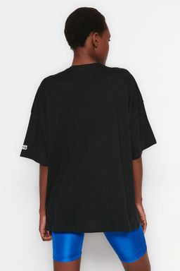 TRENDYOLMILLA Siyah %100 Pamuk Slogan Bask?l? Oversize/Genis Kal?p Bisiklet Yaka Orme T-Shirt TWOSS23TS00183 фото 11