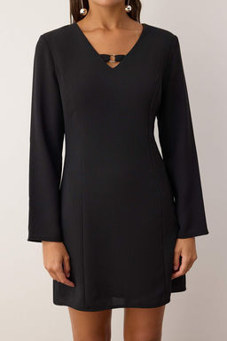 Siyah Duz Kesim Aksesuar Detayl? K?sa / Mini Dokuma Elbise TWOAW26EL00268 - Trendyolmilla фото 3