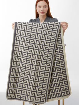 в составе ШЕРСТЬ и КАШЕМИР  Большой, мягкий, теплый двусторонний палантин с принтом. - Tantino фото 2