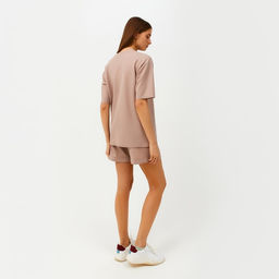 Костюм спортивный женский: футболка, шорты, MINAKU: Casual Collection, размер 42, бежевый