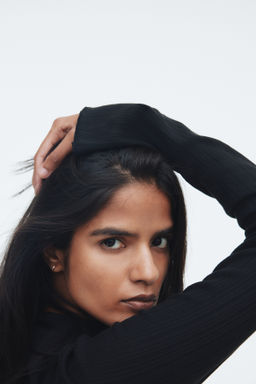 Top de canal? con cuello perkins - H&m фото 6