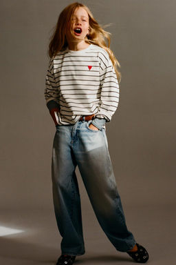 HEART EMBROIDERED PATCH T-SHIRT