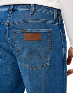 Джинсы мужские