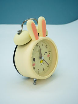 Часы-будильник Cute rabbit, yellow (6х9,5 см)
