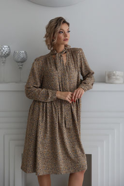 Платье с длинным рукавом