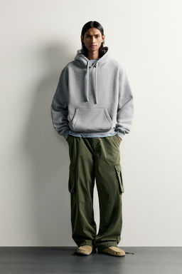 SUDADERA RELAXED FIT CAPUCHA B?SICA / Gris vigor?