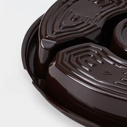 Цена за 110 шт. Менажница одноразовая, пластик, d=26 см, h=4.2 см, 5 секций, дно, круглая, коричневая