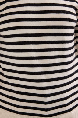Trendyolmilla Gri Premium Iplik/Ozel Iplik Yumusak Tuseli Basic Triko Bluz TWOAW24BZ00005